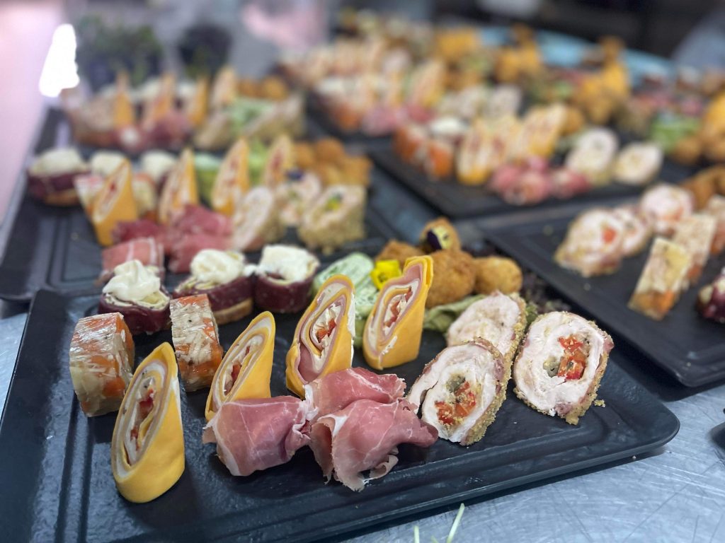 Pass Around Nunta / Botez